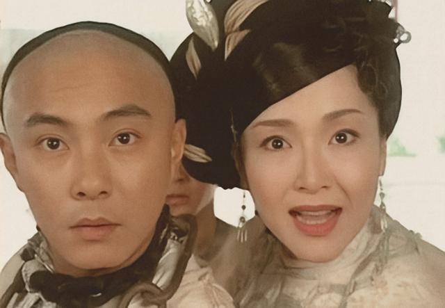 "苗翠花"恬妞的唏嘘过往,和她的坎坷婚姻史_叶聪豪