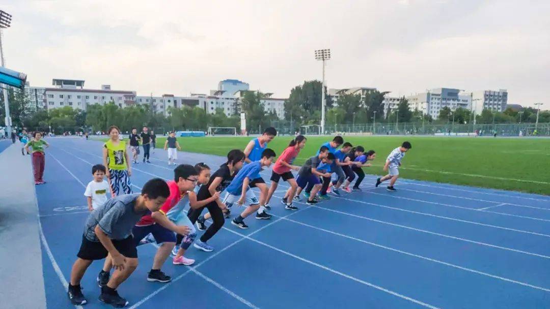 小学六年级体育上表格式教案_六年级体育教案表格式_二年级体育教案表格式