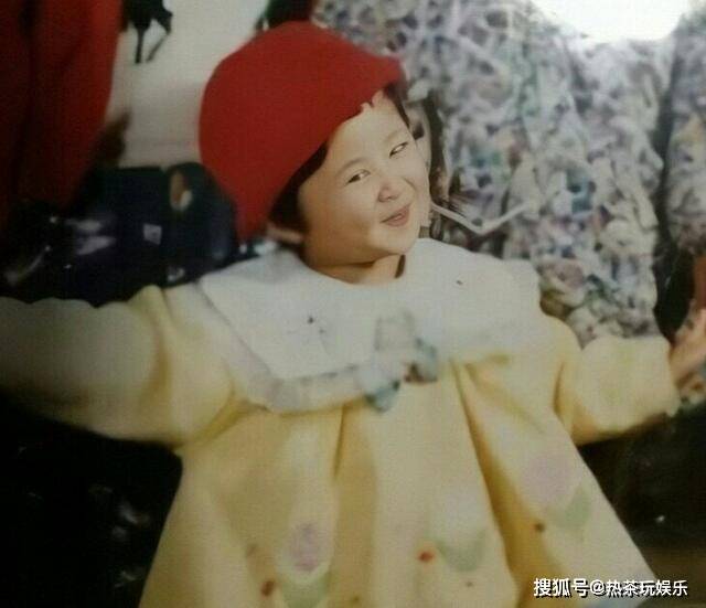 盘点明星童年照马思纯黄圣依的童年是否跟你的相似