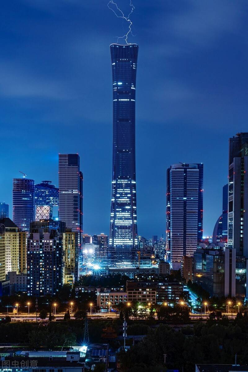 镜头中的北京第一高楼中国尊可容纳1.
