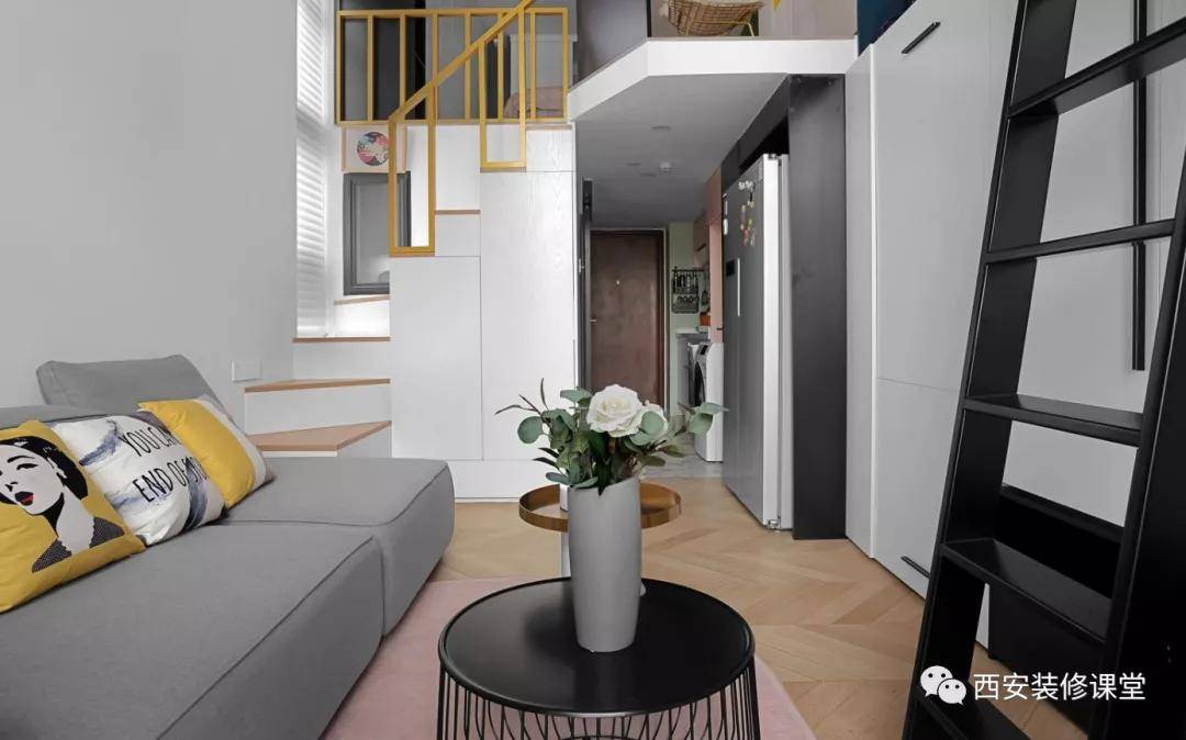 4.2米loft公寓隔层图片,loft40平米2层装修图 原创40㎡loft公寓美女极简色彩装修