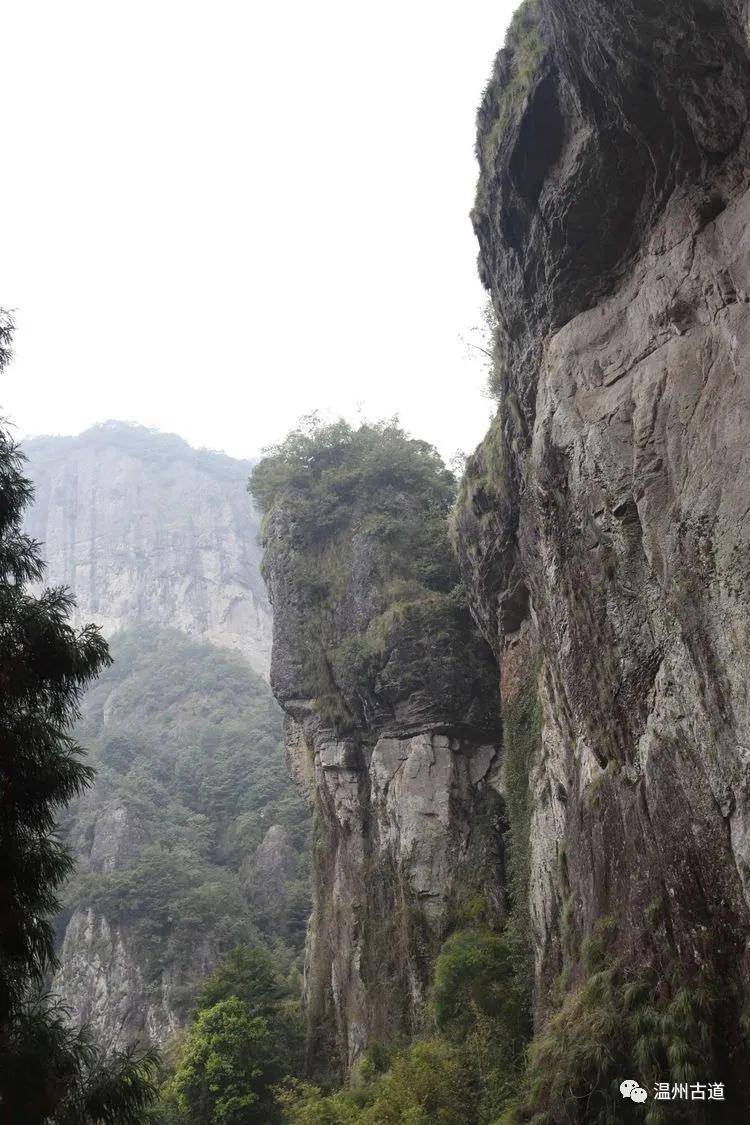 原创峰奇岩怪的温州小若岩崖下库景区,你去过吗?