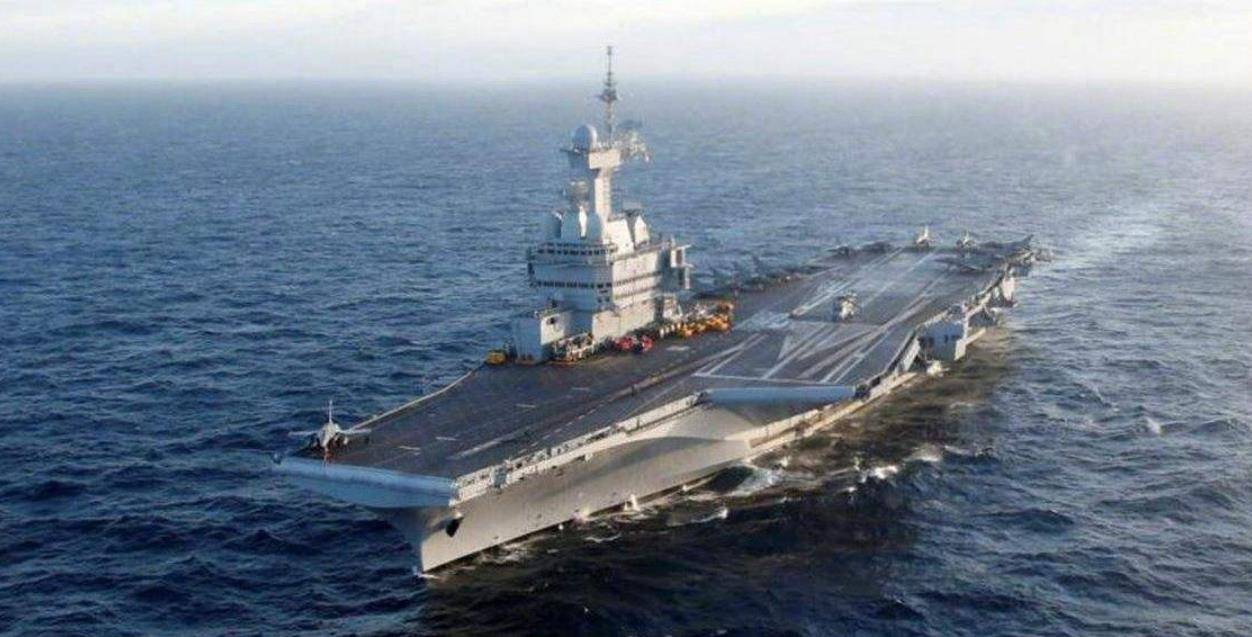 原创世界最慢航母戴高乐号的痛苦:为装美预警机,硬生生焊上4米甲板