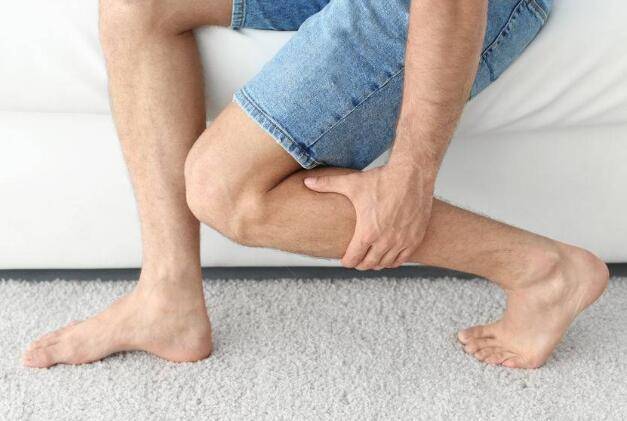 体内有癌,腿脚先知?腿脚若出现4个'变化',警惕癌症