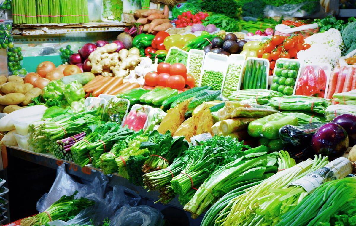 去菜市场买菜,这6种蔬菜尽量少买,菜贩子:家里人很少吃