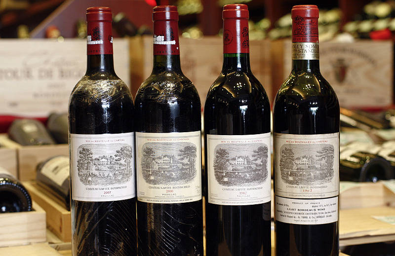 2020年全球销量高达10万瓶,82年拉菲红酒如何鉴真假?3方面入手