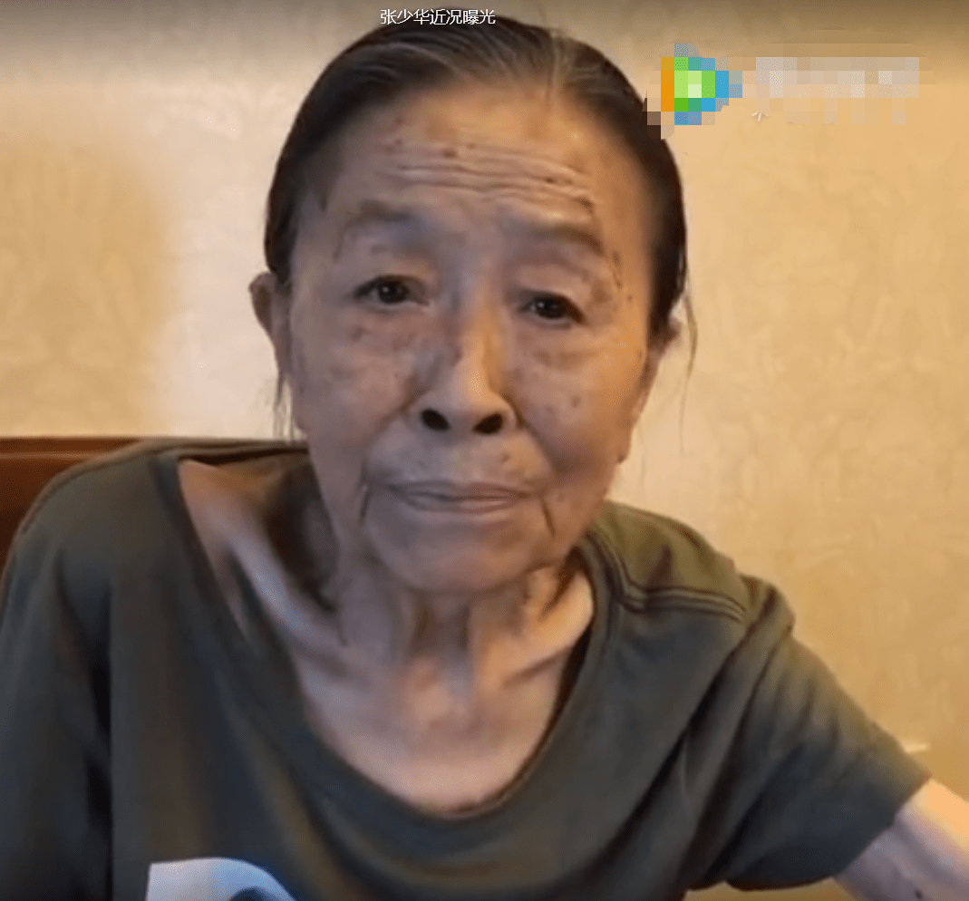 张少华丈夫现状 张少华罕见全家照曝光-图行贵州张少华年轻时候的照片