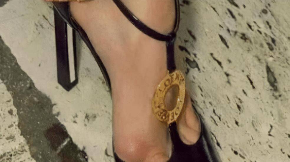 被吐槽脚太吓人的女星,杨紫琼宋茜畸形外翻长茧,她自称有双农民伯伯的