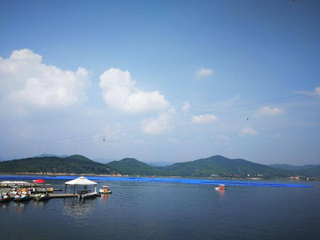 北京一个市级湖泊景区,三面环山,峰峦叠翠,风景秀丽