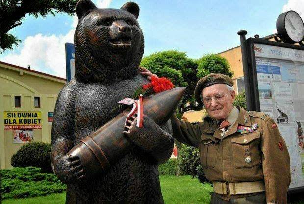 世界上唯一获得士兵头衔的熊二战期间立下安马功劳