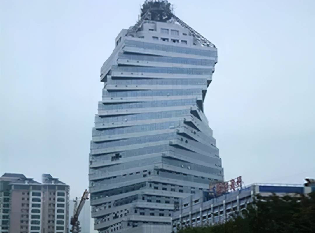 厦门瑞华高科技研发中心大楼上榜理由:立意庸俗,仿生造型拙劣,破坏