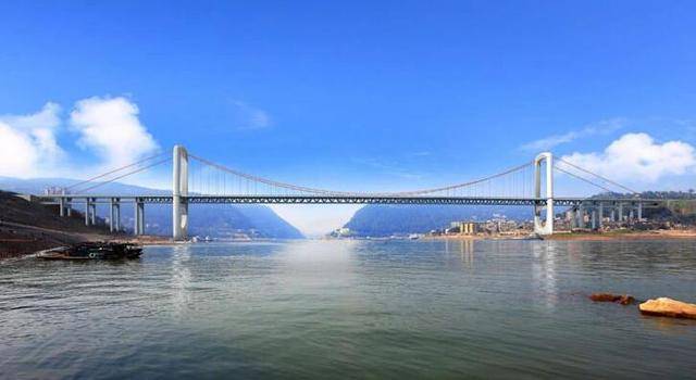 重庆在建一座长江大桥,是一座公轨两用桥,预计2022年建成通车