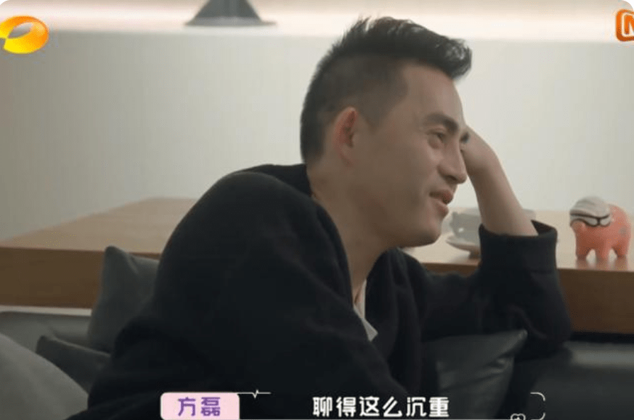 方磊的眼神对着王琳的时候,都是充满深情的.