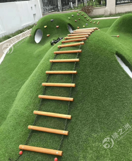 把骑行车道融入"超级玛丽"经典闯关游戏中,充分调动幼儿运动的积极性