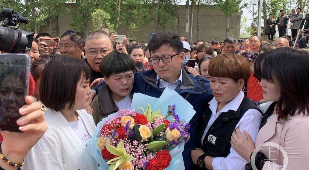 陕西被拐男童34年后终于回家:被拐2年即获救,在解救民警家长大