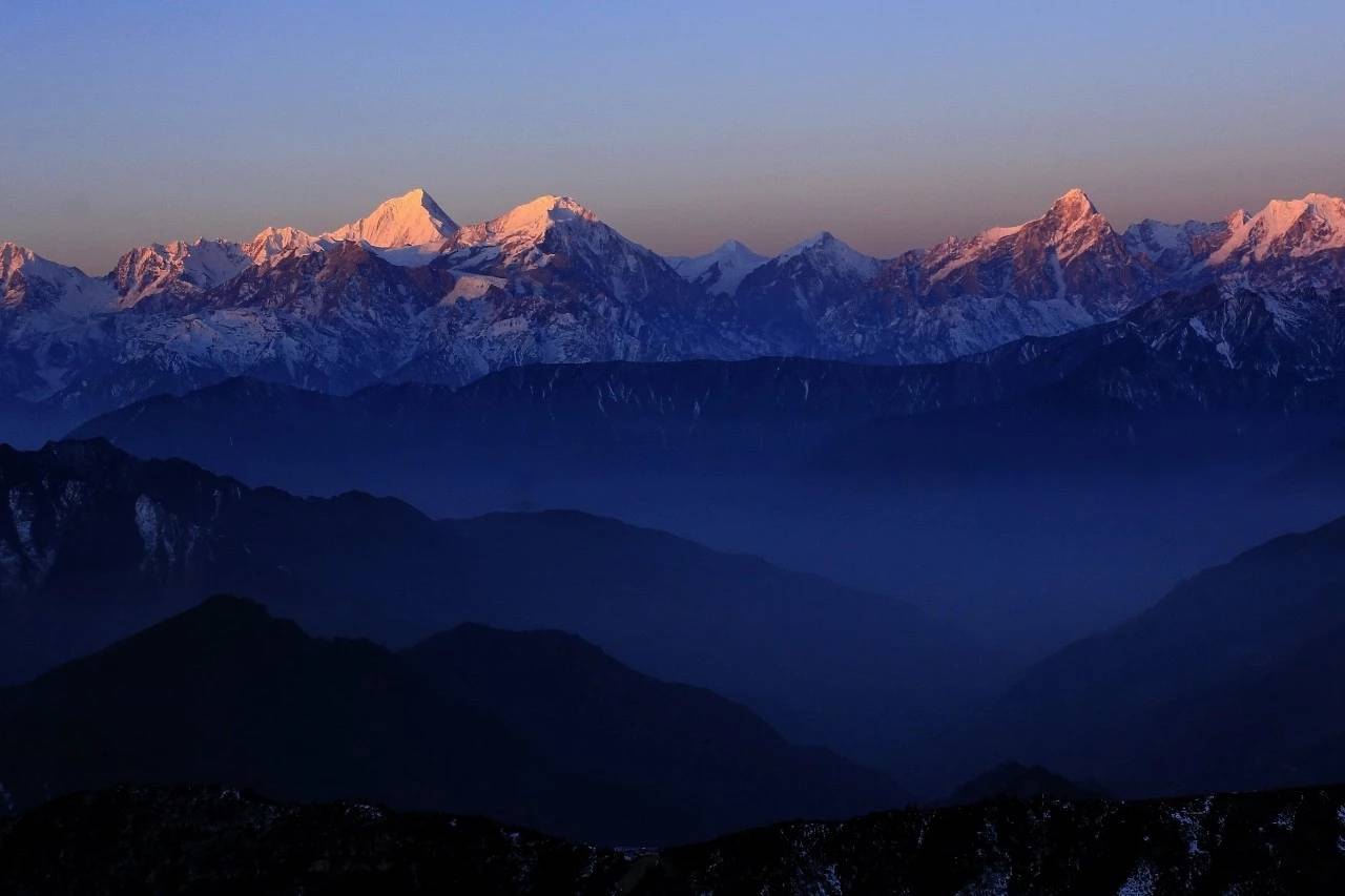 有人总结出牛背山风景有六绝,云海,日出,夕照,雪山,佛光,星空,除此