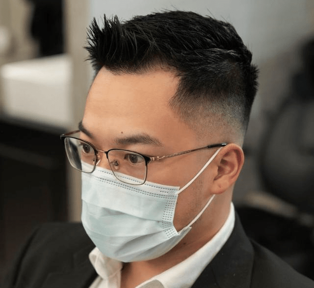 男人过了35岁,少留幼稚的发型!建议剪4种清爽造型,轻熟又帅气