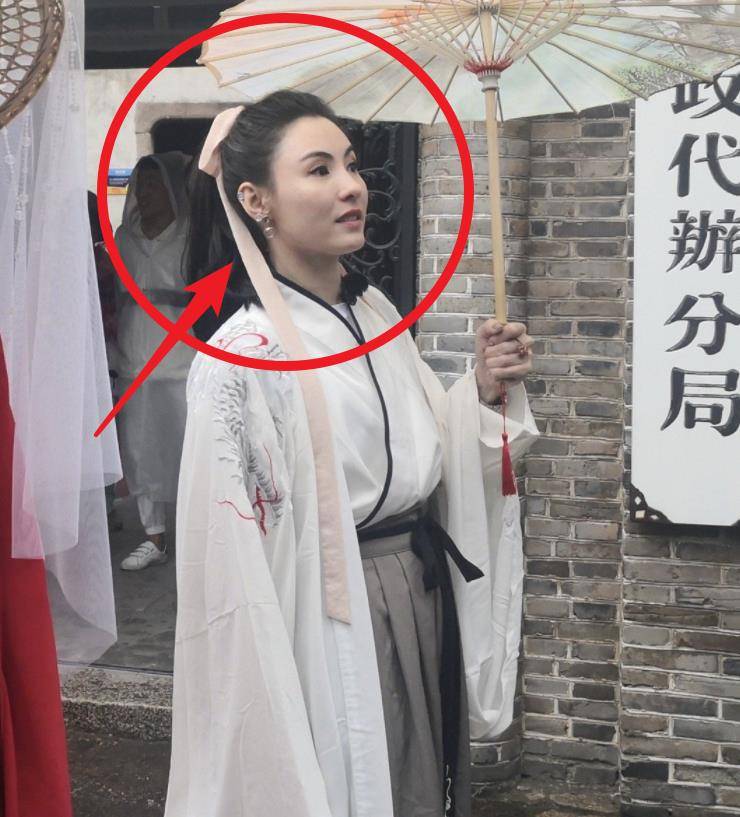 张柏芝在乌镇被偶遇,生图被疯传,40岁的脸部状态太真实了