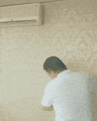 gif搞笑段子:设计师出来,你过来我保证不捶死你