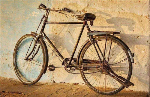 40年前的一辆凤凰牌自行车,放现在相当于多少钱?说出来你别怀疑
