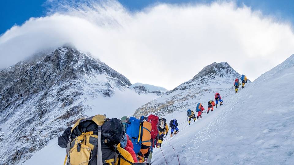 珠穆朗玛峰登山路线,虽然沿途困难重重,但风景还是很不错的