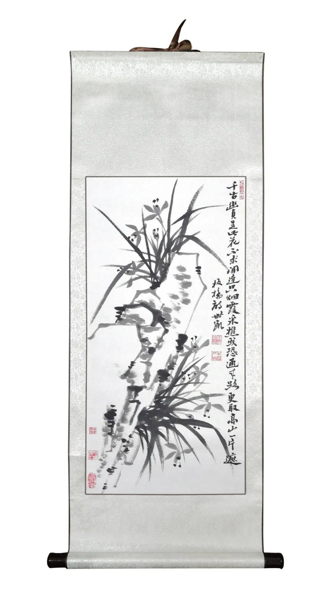 郑板桥《梅兰竹菊》之《兰》 规格:110x42cm