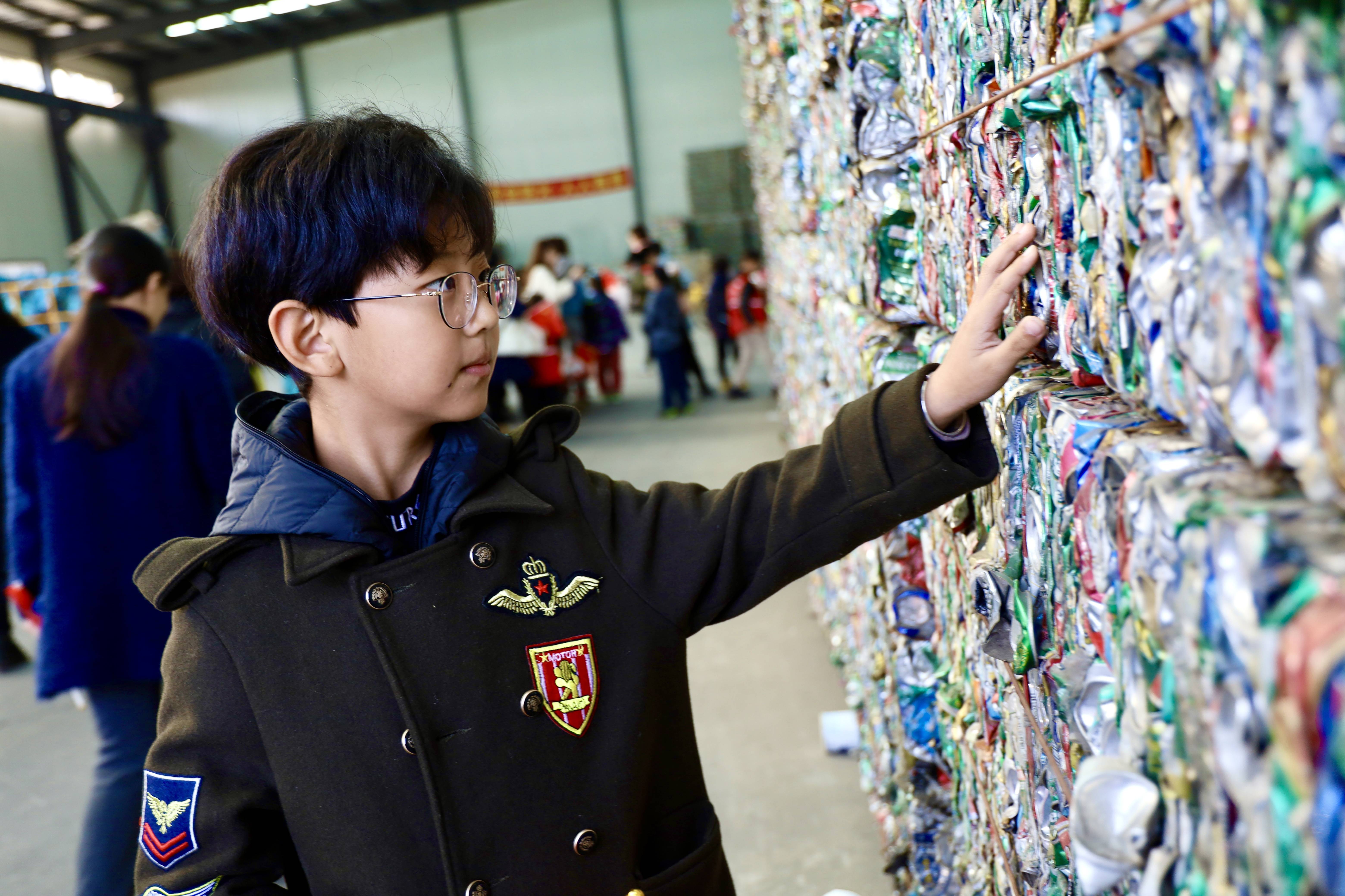 垃圾各就各位 城市干净整洁》沈阳市沈河区马官桥小学三年四班魏宇骏8