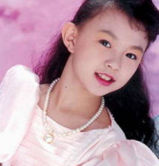 还记得"新年歌"专业户卓依婷吗?被传"去世"20年,如今怎样了