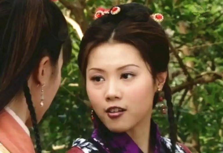 对于领取20年长期服务奖金牌,罗泳娴直言20年过得很快
