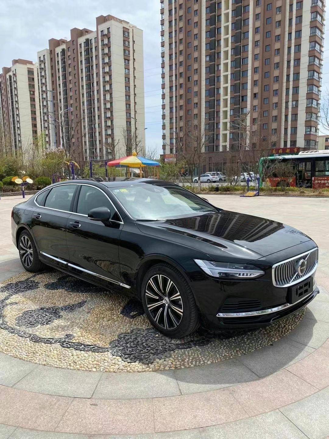 今天说2021年沃尔沃s90t820t可插电式油电混合179w