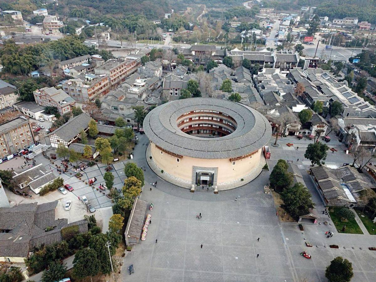 这座古镇,就是位于四川省成都市龙泉驿区的洛带古镇.