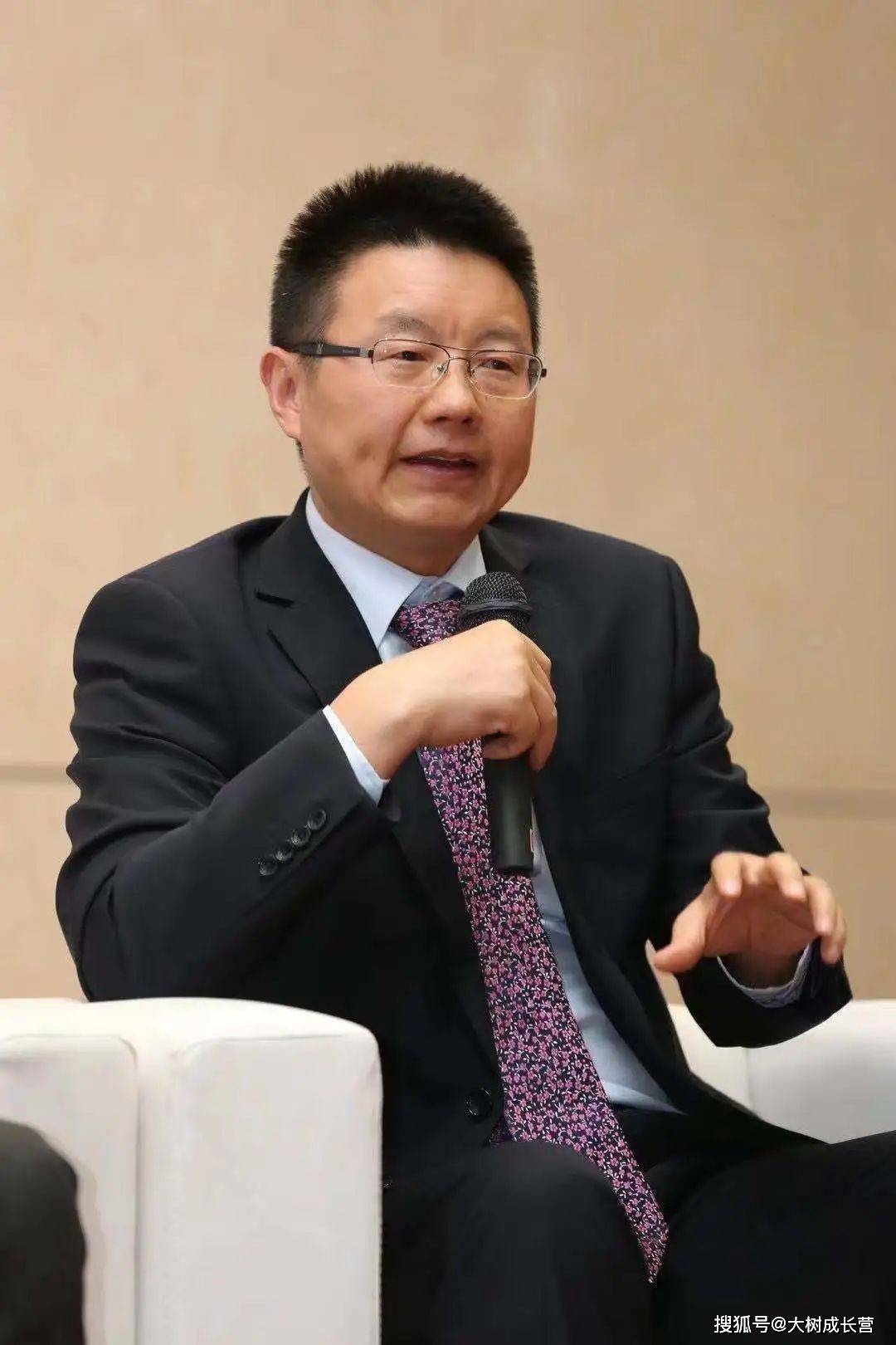 原创梁兴安一生热心教育倾心公益慈善教育家四川支教路上不慎坠崖