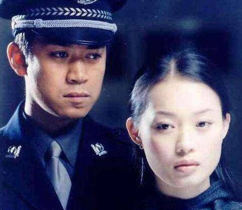 2001年,王学兵出演了电视剧《不要和陌生人说话》,凭借剧中饰演的"安