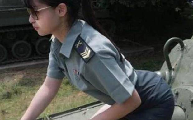 台湾军纪全球最差!装甲旅连长和女兵营区饮酒作乐,大玩脱衣游戏