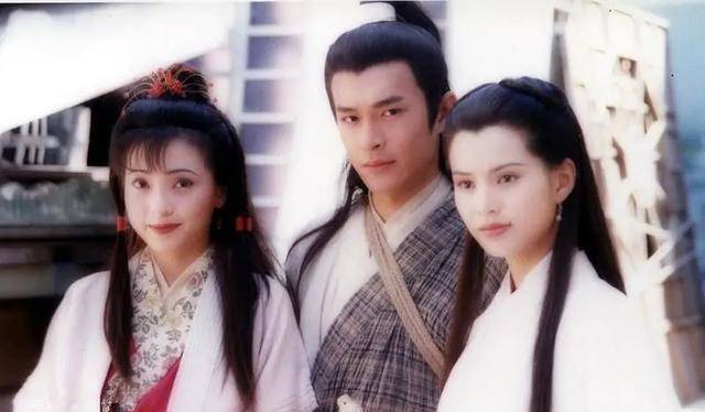 郭芙傅明宪前夫债务缠身仍乐于清闲与女友人开心喝茶聊天