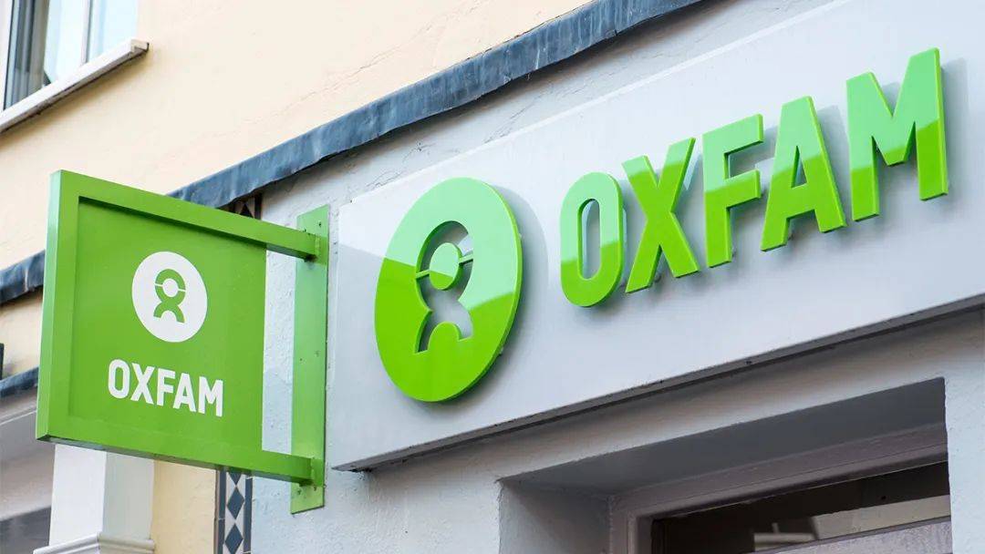 oxfam - 乐施会捐赠时只需要把物品送到周边的分店就行, 并且如果捐赠