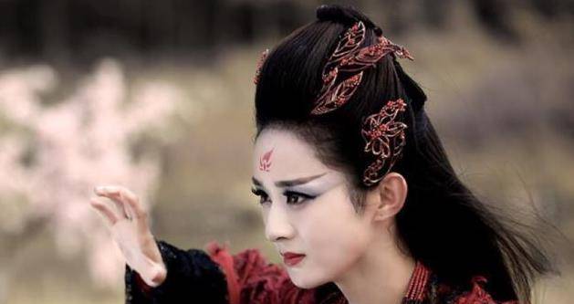 一部《花千骨》让大家知道了有一位女演员叫做赵丽颖,出身于一个普通