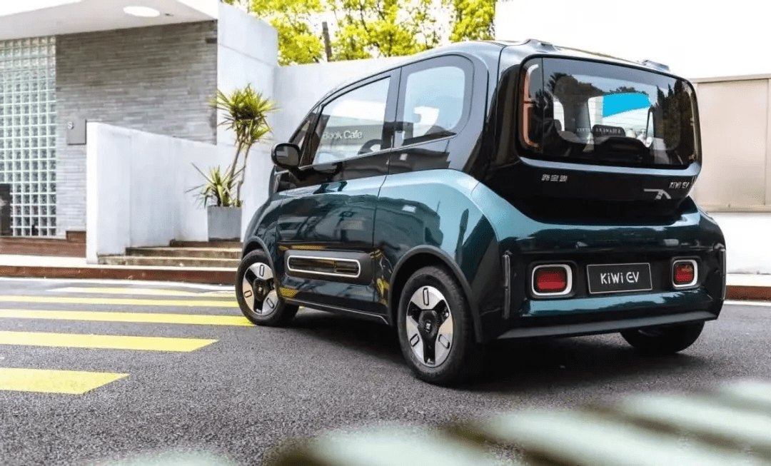 更小的纯电车kiwi ev,是纯电版smart还是缩小版五菱宏光mini ev?