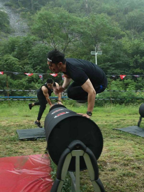 冲锋者勇士障碍赛|跨越黑木崖—筚路蓝缕,以启山林