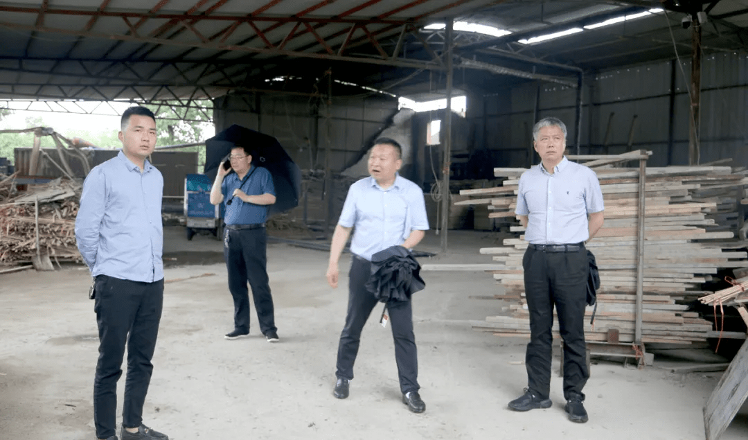 南阳市鸭河工区领导李笑非带队实地检查环保督查问题治理情况