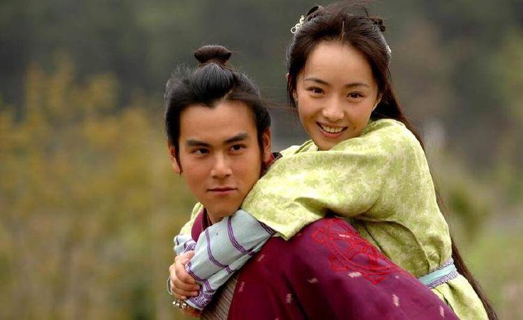 不过刘晓洁和董璇一样都不是什么有事业心的女人,所以在嫁给与自己