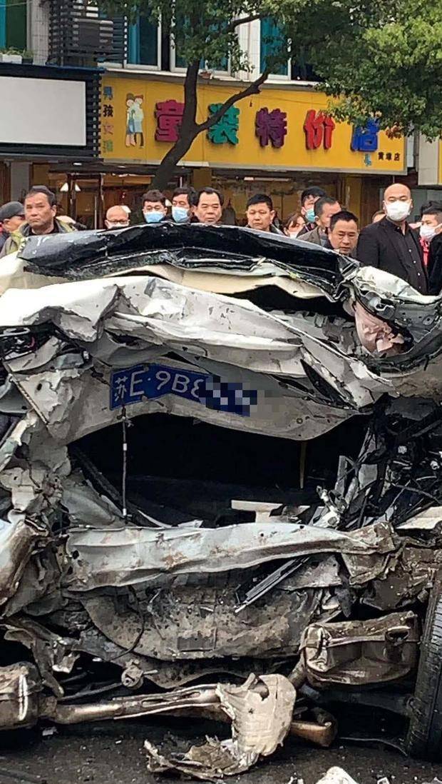 原创苏州黄埭镇发生惨烈车祸和玛莎拉蒂女司机案件如出一辙