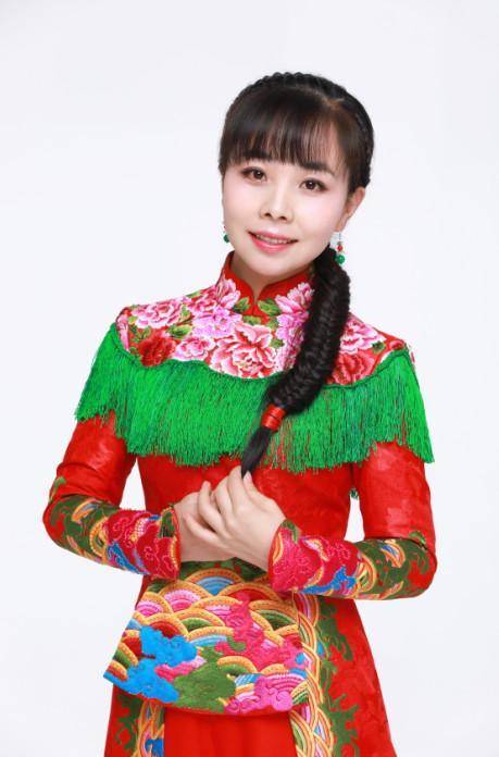 国家一级演员王二妮,放弃名利回农村下地放牛,如今又重新复出
