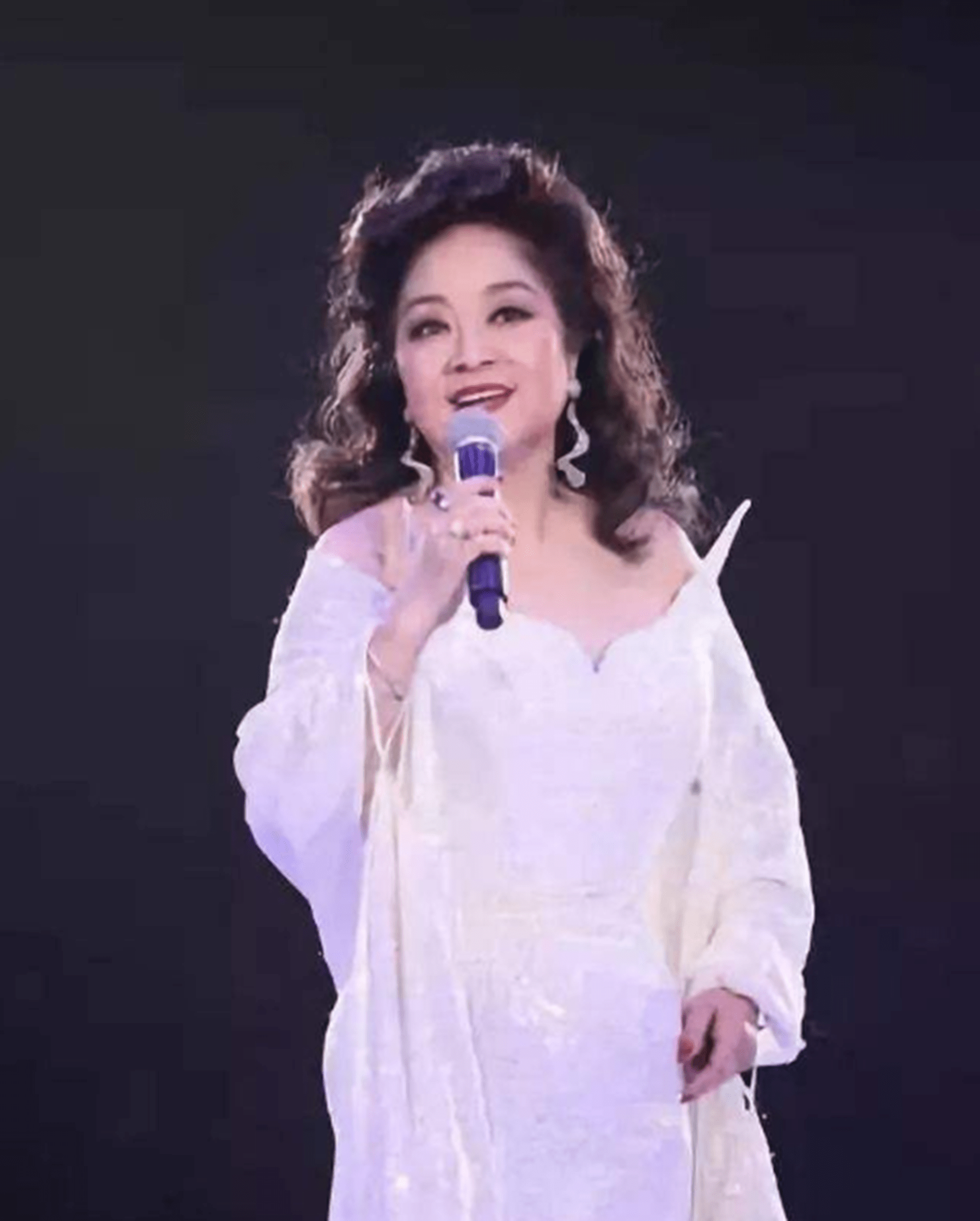 虽然是一位女子,但是徐小凤却比许多男子要有骨气.