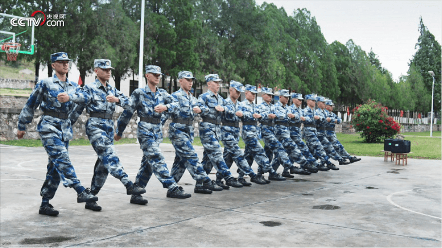 戎装已在身,最真实军旅纪录片《新兵请入列》热血开播