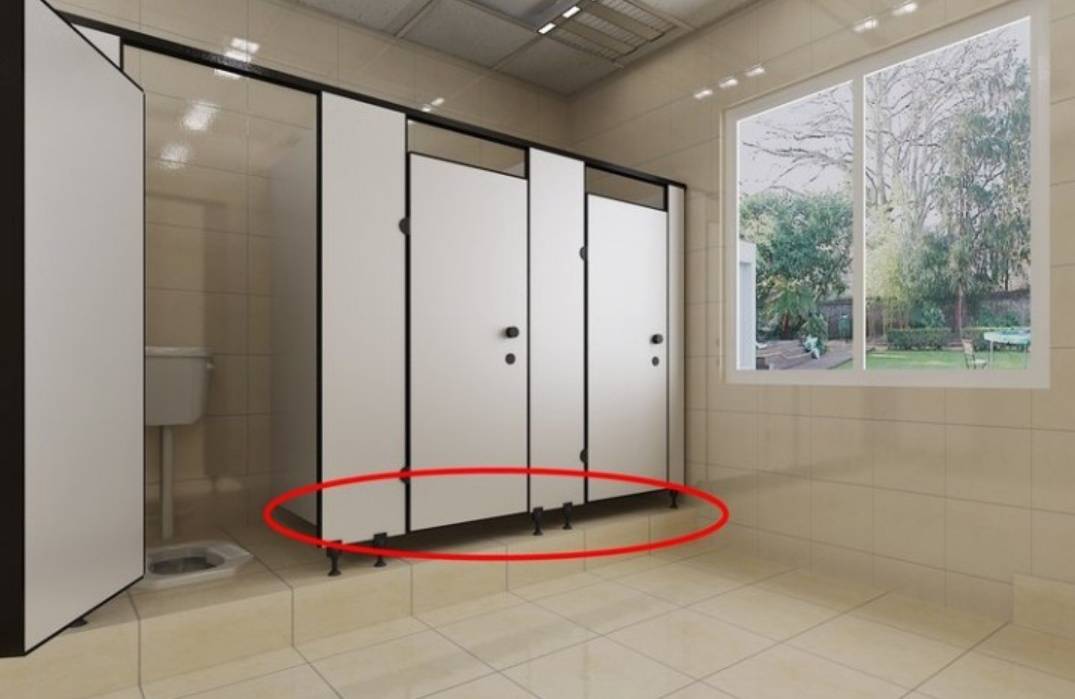 那你有没有想过 公共厕所的门为啥要空一截?