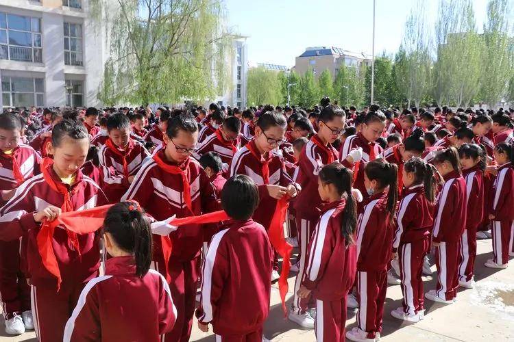张北县师范路小学庆六一活动之"红领巾 心向党"——一
