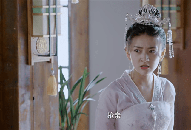 原创双世宠妃3曲小檀穿越到女尊男卑国度墨连城却不认识她
