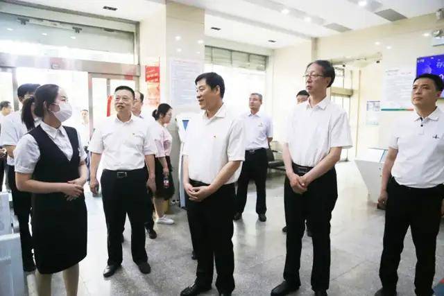山西省联社党委副书记陈向阳在运城农信社调研