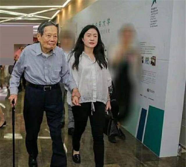 原创翁帆嫁给杨振宁15年,为何没有要孩子?杨振宁一番话令人感慨
